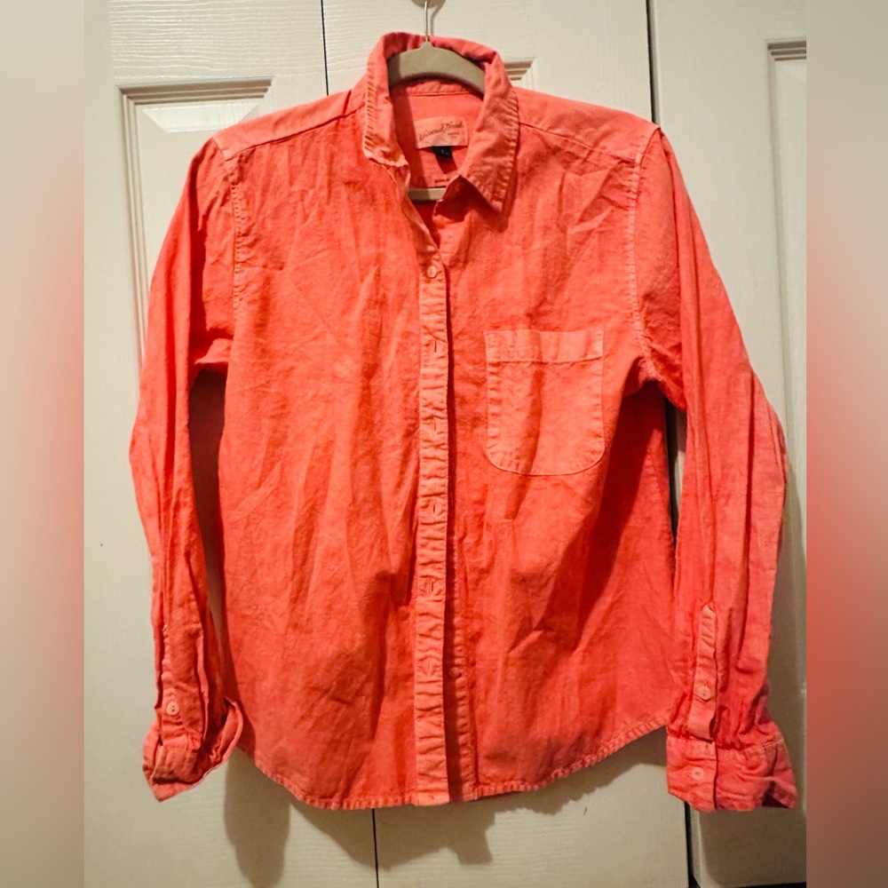 Women’s Small Coral Button-Up Shirt